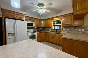 417 S Fairview Dr, Luverne, MN 56156 - Photo 7