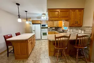 417 S Fairview Dr, Luverne, MN 56156 - Photo 9