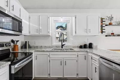 8581 Flamingo Drive, Chanhassen, MN 55317 - Photo 9