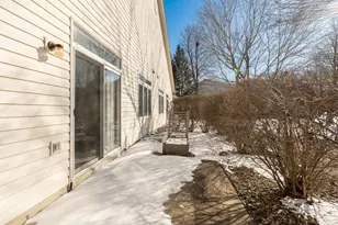 1242 Crystal Pl E, Chaska, MN 55318 - Photo 23