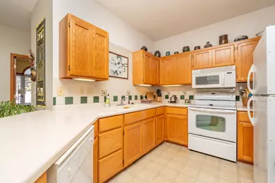 1242 Crystal Place E, Chaska, MN 55318 - Photo 11