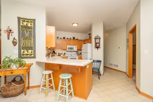 1242 Crystal Pl E, Chaska, MN 55318 - Photo 9