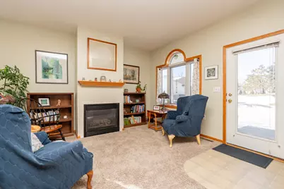 1242 Crystal Place E, Chaska, MN 55318 - Photo 5