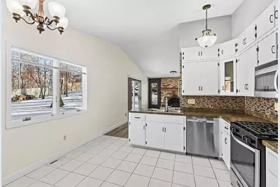 5885 Hidden Oaks Circle SE, Prior Lake, MN 55372 - Photo 7