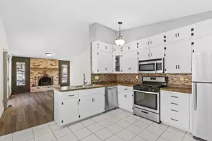 5885 Hidden Oaks Cir SE, Prior Lake, MN 55372 - Photo 7