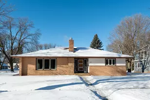 624 10th St SW, Willmar, MN 56201 - Photo 5