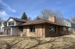 624 10th St SW, Willmar, MN 56201 - Photo 1