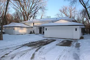 5545 Shorewood Ln, Excelsior, MN 55331 - Photo 3