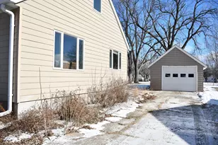 1102 Grand Ave, Worthington, MN 56187 - Photo 27