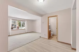 618 Oak Park Ln, Hopkins, MN 55343 - Photo 9