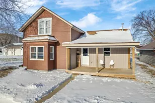 516 Campbell Ave, Wabasha, MN 55981 - Photo 1