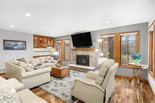 12585 Dover Dr, Apple Valley, MN 55124 - Photo 5