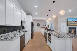 19860 Cottagewood Rd, Deephaven, MN 55331 - Photo 7