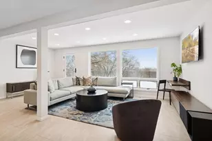 4652 9 Oaks Cir, Bloomington, MN 55437 - Photo 19