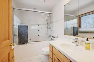 4652 9 Oaks Cir, Bloomington, MN 55437 - Photo 29