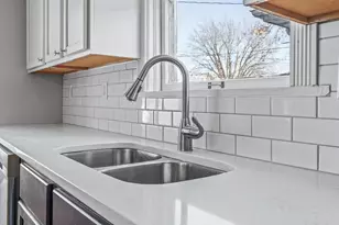 811 Watson Ave, Saint Paul, MN 55102 - Photo 7