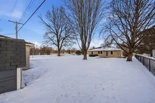 4711 Lakeland Ave N, Crystal, MN 55429 - Photo 37