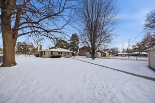 4711 Lakeland Ave N, Crystal, MN 55429 - Photo 39