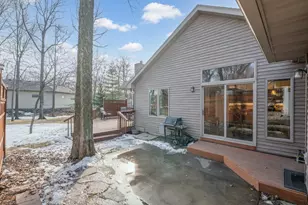 1120 Glendale Hills Dr NE, Rochester, MN 55906 - Photo 11