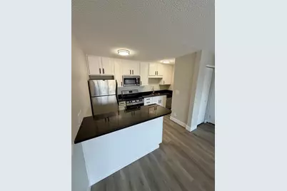 1800 Lasalle Avenue #302, Minneapolis, MN 55403 - Photo 3