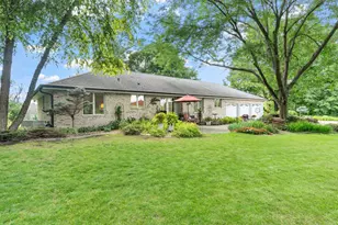 481 Peavey Ln, Wayzata, MN 55391 - Photo 3