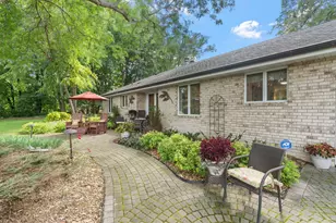 481 Peavey Ln, Wayzata, MN 55391 - Photo 5