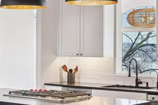 1620 Kenwood Pkwy, Minneapolis, MN 55405 - Photo 29