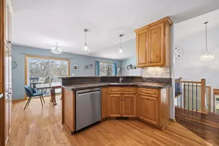 9665 Brighton Ln, Eden Prairie, MN 55347 - Photo 7