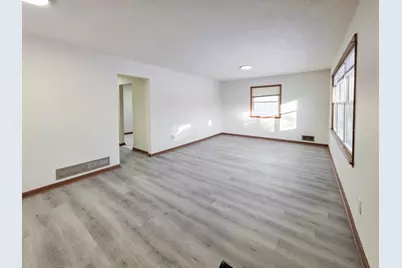 137 Jessamine Avenue E, Saint Paul, MN 55117 - Photo 3