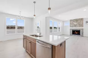 1517 Creekwood Dr, New Richmond, WI 54017 - Photo 9