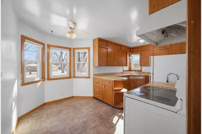 1604 Ives Avenue N, Glencoe, MN 55336 - Photo 5