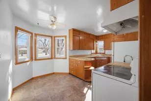 1604 Ives Ave N, Glencoe, MN 55336 - Photo 5