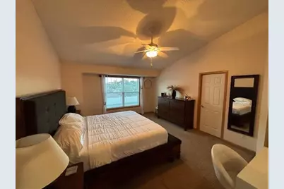 327 Naegele Avenue, Columbia Heights, MN 55421 - Photo 17