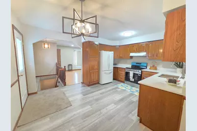 6801 Toledo Avenue N, Brooklyn Center, MN 55429 - Photo 9