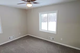 515 Central Dr E, Braham, MN 55006 - Photo 17