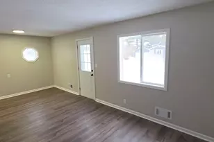 515 Central Dr E, Braham, MN 55006 - Photo 15