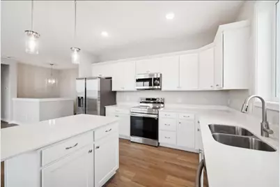 1125 Legacy Parkway, New Richmond, WI 54017 - Photo 15