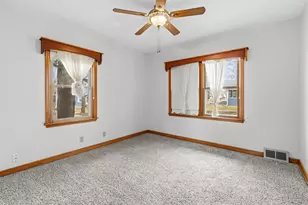 1345 Berkeley Ave, Saint Paul, MN 55105 - Photo 9