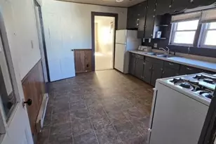 640 Bedal St, Walnut Grove, MN 56180 - Photo 5