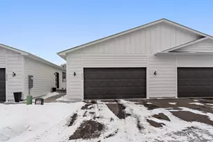 2446 County Rd D West, Roseville, MN 55112 - Photo 35