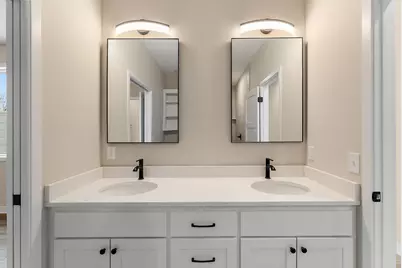 2452 County Road D W, Roseville, MN 55112 - Photo 17