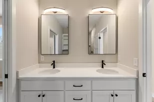 2452 County Rd D West, Roseville, MN 55112 - Photo 17