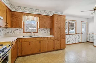 10817 Xerxes Ave S, Bloomington, MN 55431 - Photo 7