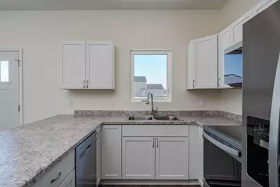 3122 Noble Drive, Mankato, MN 56001 - Photo 11