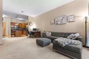 270 4th St E, Saint Paul, MN 55101 - Photo 3