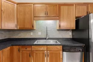 270 4th St E, Saint Paul, MN 55101 - Photo 9