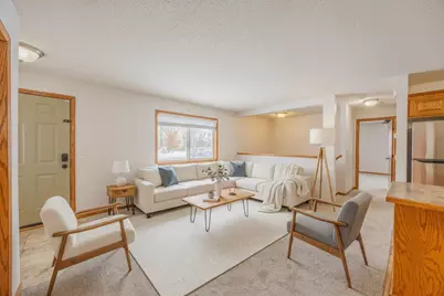 10751 Knollwood Lane, Woodbury, MN 55129 - Photo 9