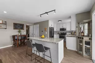 935 Monterey Ct N, Shoreview, MN 55126 - Photo 11