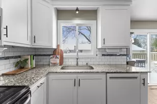 935 Monterey Ct N, Shoreview, MN 55126 - Photo 13