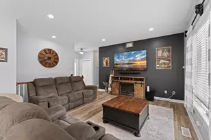 502 Maplebrook Dr NE, Stewartville, MN 55976 - Photo 5